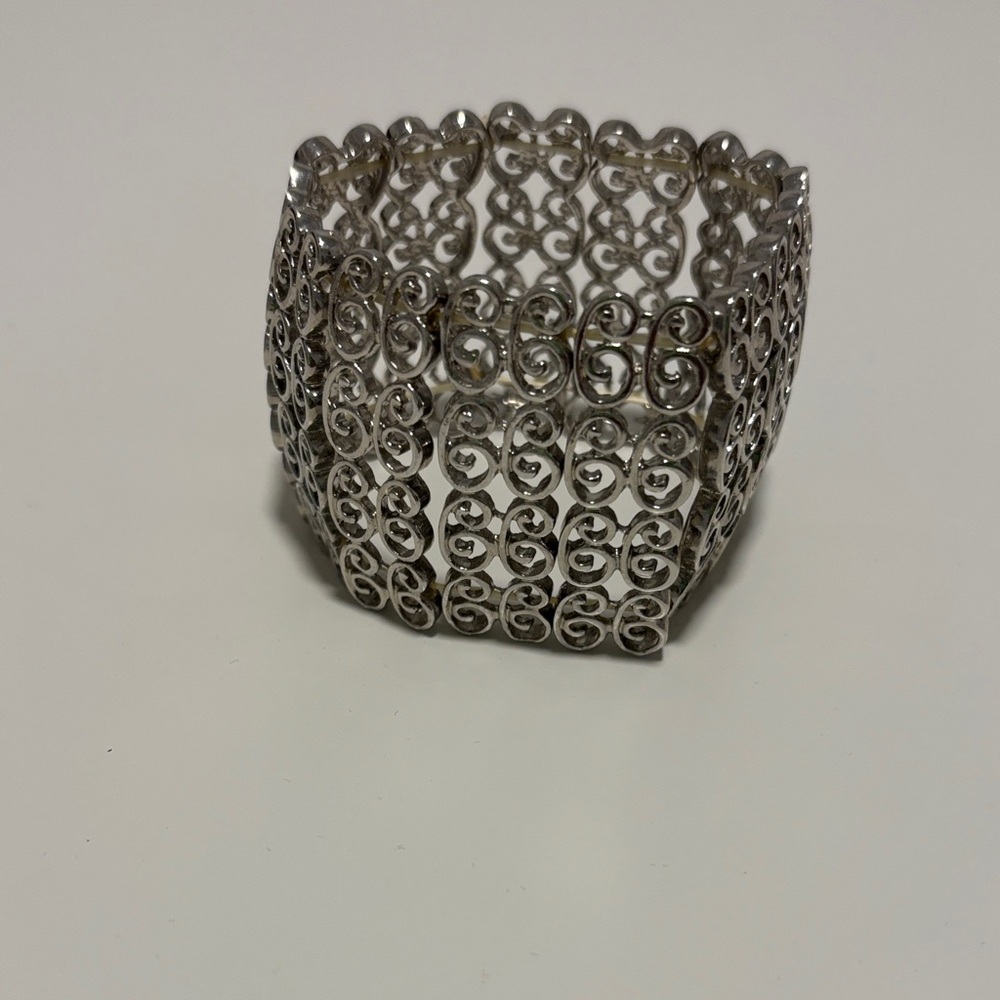 Elegant Silver Filigree Bracelet